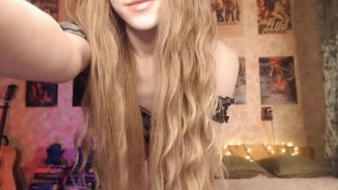 ellie_friendly online show from December 12, 12:16 am