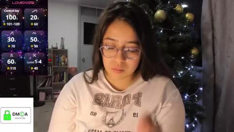 Ellie online show from December 10, 1:32 am