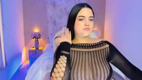 Snapshot of ellie_wills chatting on October 15, 8:22 pm Ellie online show from October 15, 8:22 pm