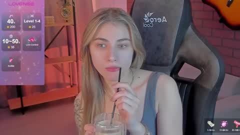 elliecutes online show from December 9, 5:51 am