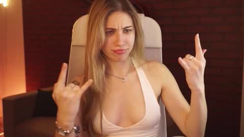 Snapshot of elliecutes chatting on September 18, 9:30 am elliecutes online show from September 18, 9:30 am