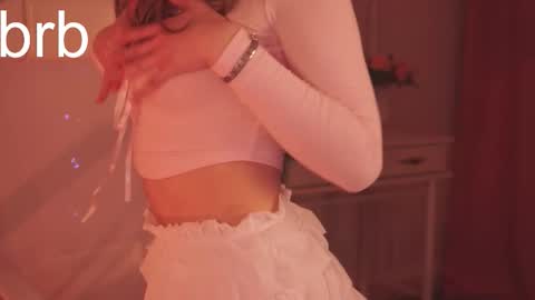 Snapshot of elliecutes chatting on November 1, 11:58 am elliecutes online show from November 1, 11:58 am