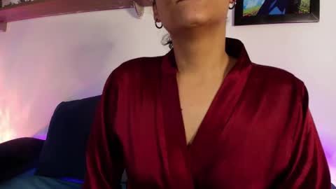 Snapshot of elliee1 chatting on October 4, 12:22 pm elliee1 online show from October 4, 12:22 pm