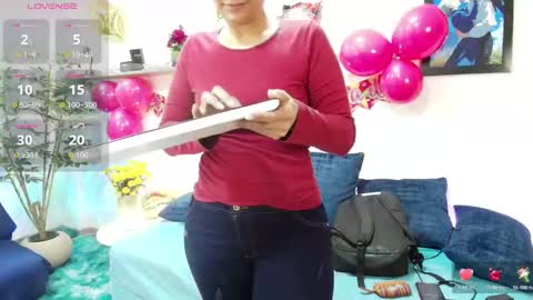 Snapshot of elliee1 chatting on September 18, 11:42 am elliee1 online show from September 18, 11:42 am