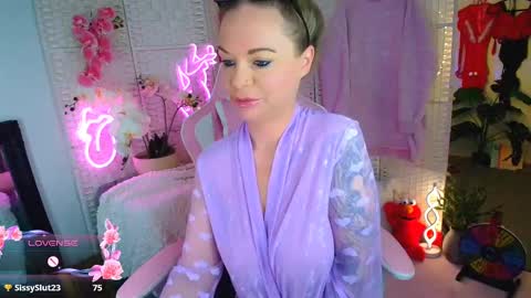 Snapshot of elliekarrrx chatting on January 9, 9:58 pm EllieKarr online show from January 9, 9:58 pm