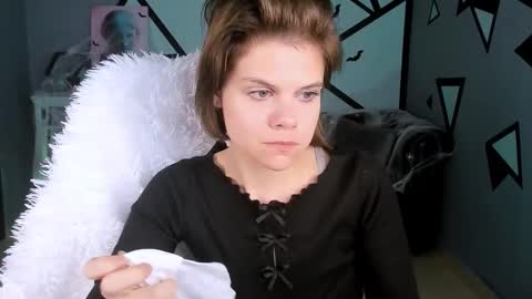 Snapshot of elliemurler chatting on October 18, 9:23 am elliemurler online show from October 18, 9:23 am