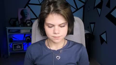 Snapshot of elliemurler chatting on October 10, 10:31 am elliemurler online show from October 10, 10:31 am