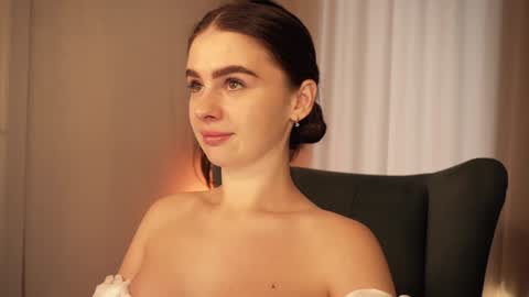 just Emily  online show from December 13, 10:51 am