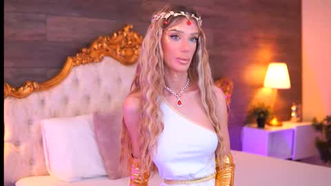 Ellie online show from October 31, 11:25 am