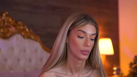 Ellie online show from October 15, 9:23 am