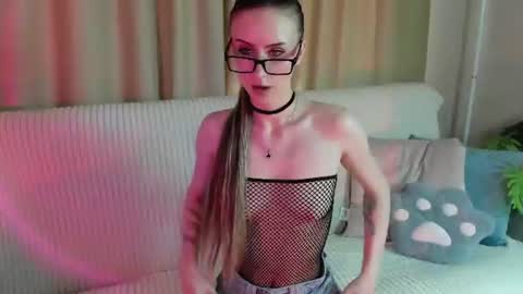 ellierough online show from July 1, 9:53 am