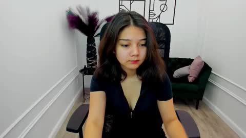 ellievensda online show from September 18, 11:42 am