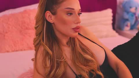 EllinaNuria online show from April 11, 7:25 am