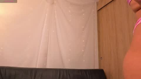 elly online show from April 29, 2:37 am