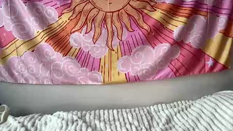 elly_saiii online show from July 12, 3:18 am