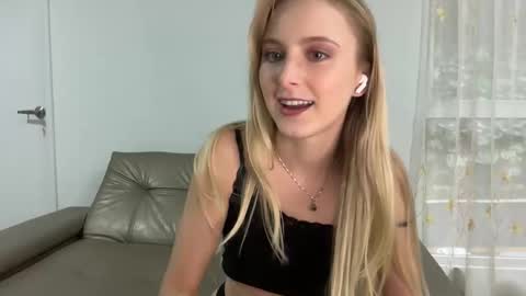 ellykeyofficial online show from June 7, 8:48 pm