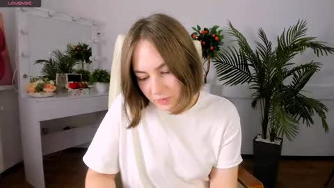 Snapshot of elma_lily chatting on October 29, 7:01 am elma_lily online show from October 29, 7:01 am