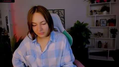 Snapshot of elma_lily chatting on October 9, 6:17 am elma_lily online show from October 9, 6:17 am