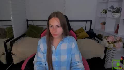 Snapshot of elma_lily chatting on September 18, 6:23 am elma_lily online show from September 18, 6:23 am