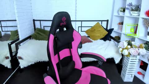 Snapshot of elma_lily chatting on September 23, 6:11 am elma_lily online show from September 23, 6:11 am