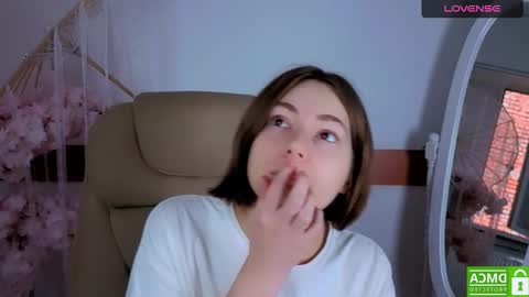 Snapshot of elma_lily chatting on October 18, 5:54 am elma_lily online show from October 18, 5:54 am