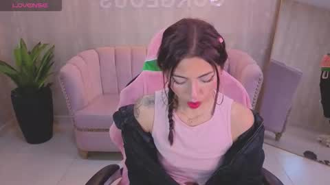 Elody  online show from January 11, 3:55 am