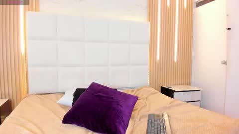 elody_rousse online show from January 16, 1:07 pm