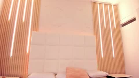 elody_rousse online show from November 24, 12:29 pm