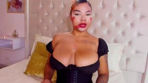 Snapshot of eloisa_cleavage_ chatting on November 1, 11:03 am Maya online show from November 1, 11:03 am