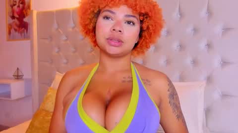 Snapshot of eloisa_cleavage_ chatting on October 15, 10:18 am Maya online show from October 15, 10:18 am