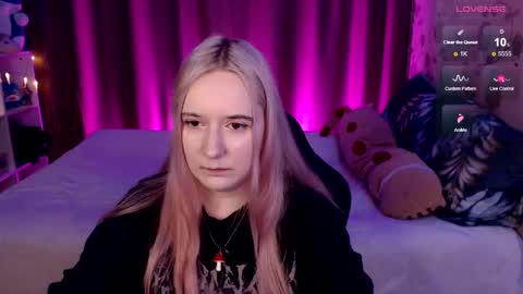 Snapshot of elovinora chatting on December 19, 7:18 pm Ela give me a thumbs up if you like it and this is important for the development of the account online show from December 19, 7:18 pm