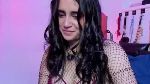 elowen_halley1 online show from February 15, 7:35 pm