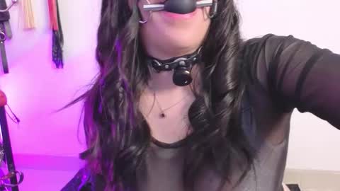 elowen_halley1 online show from January 10, 9:41 pm