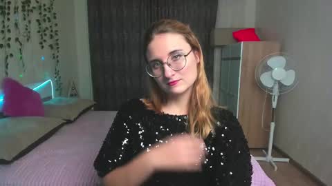 Elsa  online show from December 4, 2:53 am