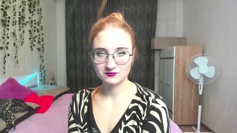 Elsa  online show from December 11, 3:02 am