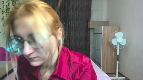 Elsa  online show from December 12, 2:48 am