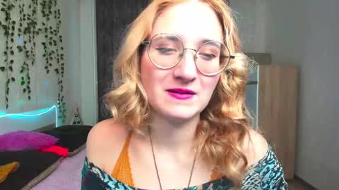 Elsa  online show from December 20, 3:47 am