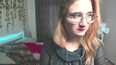 Elsa  online show from December 6, 8:15 am