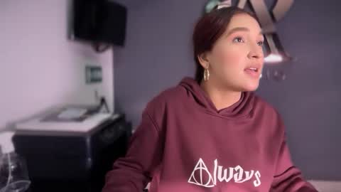  ELSA  online show from October 1, 7:52 pm