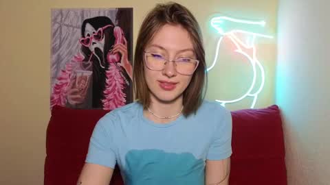 Snapshot of elsaangel chatting on February 16, 12:43 am elsaangel online show from February 16, 12:43 am