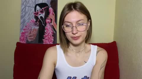 Snapshot of elsaangel chatting on January 21, 1:29 am elsaangel online show from January 21, 1:29 am