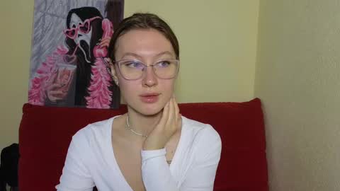 Snapshot of elsaangel chatting on December 23, 5:06 am elsaangel online show from December 23, 5:06 am