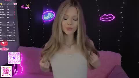 elsaawesome online show from June 20, 5:38 pm