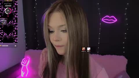 elsaawesome online show from July 2, 11:27 am