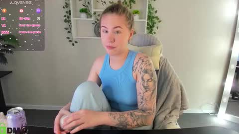 Elsie online show from November 3, 1:09 am