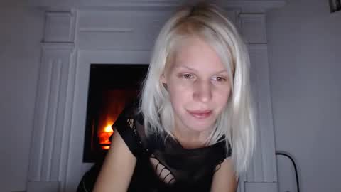 Snapshot of elssa_rush chatting on October 6, 11:20 pm elssa_rush online show from October 6, 11:20 pm