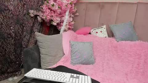 Snapshot of elvaarno chatting on January 20, 5:48 am ElvaArno online show from January 20, 5:48 am