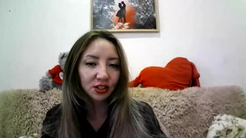 Snapshot of elvaarno chatting on October 15, 8:06 am ElvaArno online show from October 15, 8:06 am