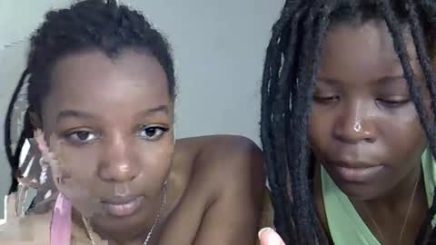 flo online show from November 14, 10:15 am