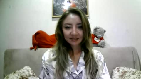 Snapshot of elvinasweet chatting on September 24, 2:10 am ElvinaSweet online show from September 24, 2:10 am